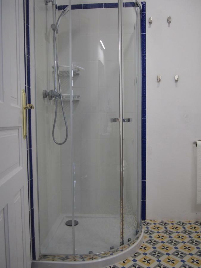 Casa Valientes B - Free Private Parking, Patio, Wifi & Ac Apartamento Jerez de la Frontera Exterior foto